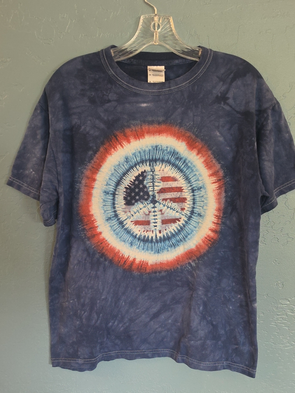 VTG Gildan Navy Tie-Dye Peace Circle Graphic Tee - Red / White / Blue